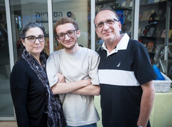 10 מתוך 724